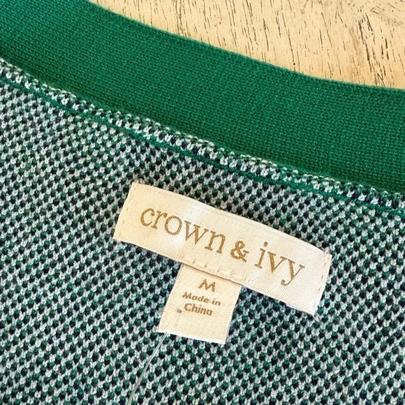 NWT crown & ivy Green, Navy, White Geometric Knit Cardigan - Picture 4 of 9